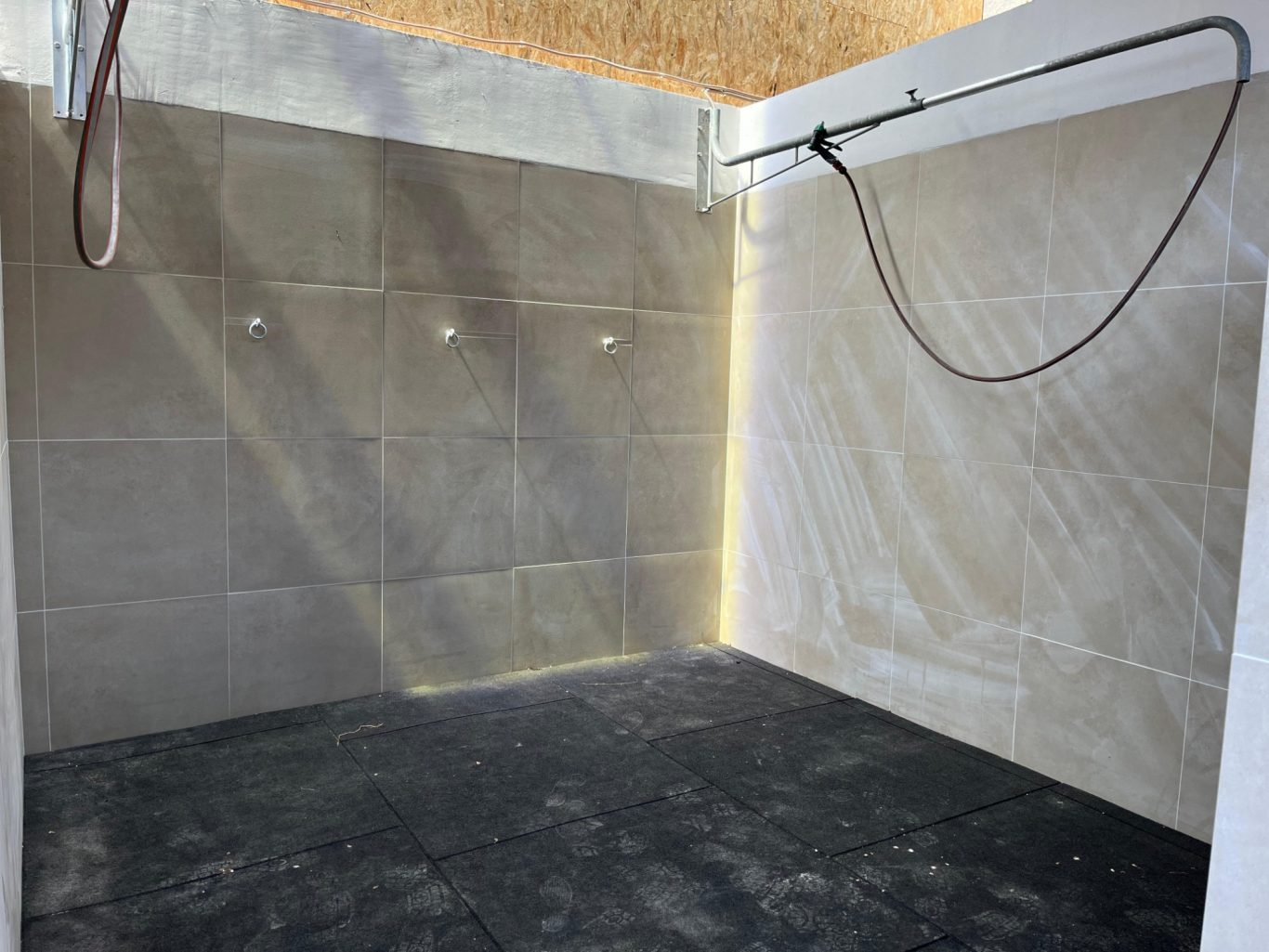 Waschplatz mit Warmwasser